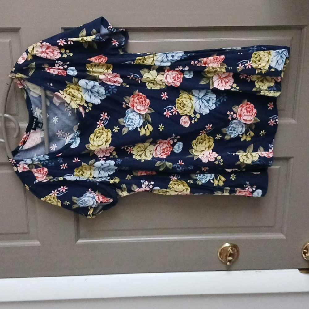 Torrid short sleeve top